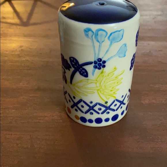 Geometric salt shaker - Picture 3 of 6
